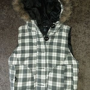 Maurices vest